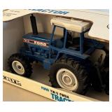 BR2 - ERTL Ford TW-5 FWDA Tractor Toy - 1/32 Scale