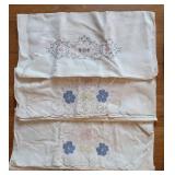 UL - 18 Needlepoint Pillowcases - Embroidered Florals