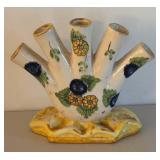 UL - Vintage Italian Finger Vase