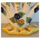 UL - Vintage Italian Finger Vase