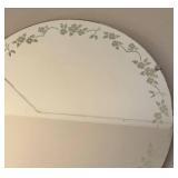 UL - Vintage Floral Accented Round Mirror