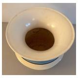 UL - Vintage Spittoon