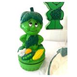 BR1 - Green Giant Little Sprout Collectible Set includes Little Sprout Solid State Transistor Radio