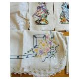 uL - Vintage Embroidered Tablecloth Set with Napkins -