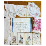 uL - Vintage Embroidered Tablecloth Set with Napkins -