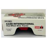 uL - ERTL Case International Four-Wheel Drive Tractor - 1/32 Scale