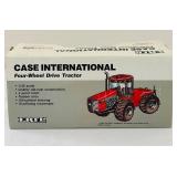 uL - ERTL Case International Four-Wheel Drive Tractor - 1/32 Scale