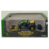 uL - John Deere SST16 Spin-Steer Mower Collector Edition 1:64 Die-Cast Set with 8295RT Tractor & Truck