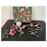 uL - Vintage Christmas Ornaments Assortment