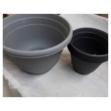 6 Plant Pots - 2 sizes...