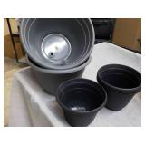 6 Plant Pots - 2 sizes...