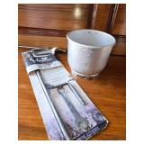 Ground Blind Bow Holder and Flour Sifter