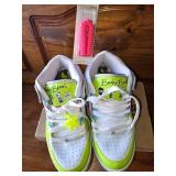 Size 9 Osisis Becky Bones Like New Shoes