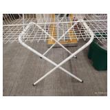 Folding Wire Bin Display