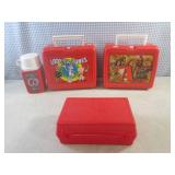 (A-2) 3 Vintage Plastic Lunch Boxes... (A-2) 3 Vintage Plastic Lunch Boxes...