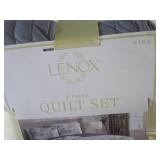 (EW6) Lenox King Size 3-Piece Quilt... (EW6) Lenox King Size 3-Piece Quilt...