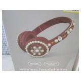 (CSB) 2 Pair of Wireless Headphones... (CSB) 2 Pair of Wireless Headphones...