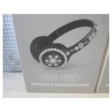 (CSB) 2 Pair of Wireless Headphones... (CSB) 2 Pair of Wireless Headphones...