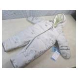 (RCK) Carter's Baby Snowsuit Size 6... (RCK) Carter's Baby Snowsuit Size 6...