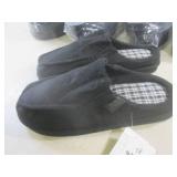 (BS) 5 Pair of New Slippers Size 12... (BS) 5 Pair of New Slippers Size 12...