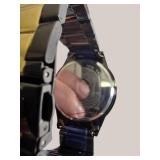 August Steiner Men’s Minimalist Dress Watch – Bold Dark Dial & Two-Tone Gold/Black Style