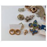 Vintage Swarovski Signature & Costume Jewelry Assortment - Necklaces, Brooches & Earrings