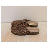 NEW CAT & JACK KIDS TATE CLOGS SIZE 1 LEOPARD PRINT