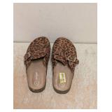 NEW CAT & JACK KIDS TATE CLOGS SIZE 1 LEOPARD PRINT