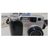 Olympus Camedia C-2020 Zoom Digital Camera with Box, Manual & Cables