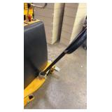 Straddle stacker H-5440 Uline