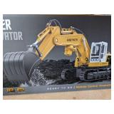 NEW IN BOX 1:20 SCALE 2.4Ghz REMOTE CONTROL EXCAVATOR