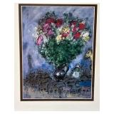 Marc Chagall Bouquet de fleurs au-dessus du village - Framed Print 18x22