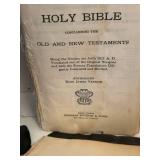 Large lot of the Holy Bible - Illustrated NIV & King James Version, Vintage Bible Set (Multiple Editions)
