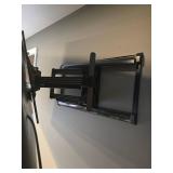 LG 55-Inch 4K OLED TV & Wall Mount Bracket - Works