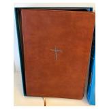 NIV Quest Study Bible Large Print LeatherSoft Brown - New International Version, Comfort Print