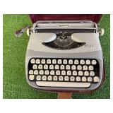 Royal Royalite Typewritter