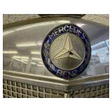 Mercedes Benz Grill