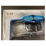 Welly Dodge Viper 2003 1:24 Diecast Cars - Silver & Red (Boxed)