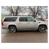 2008 CADILLAC ESCALADE ESV *All Wheel Drive* (NO RESERVE)