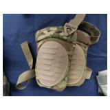 4 PAIRS OF KNEE PADS