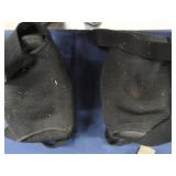 4 PAIRS OF KNEE PADS