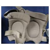 4 PAIRS OF KNEE PADS