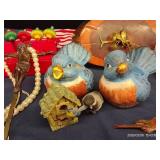 MISCELLANEOUS LOT OF VINTAGE ITEMS