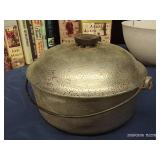 VINTAGE CLUB ALLUMINIUM HAMMERCRAFT DUTCH OVEN, FLOWER POTS, AND ASSORTMENT OF BOOKS