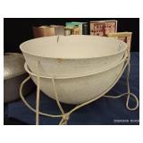 VINTAGE CLUB ALLUMINIUM HAMMERCRAFT DUTCH OVEN, FLOWER POTS, AND ASSORTMENT OF BOOKS