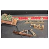 VINTAGE/ANTIQUE PLANER, 2 LEVELS, AND 2 VICES
