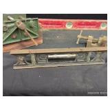 VINTAGE/ANTIQUE PLANER, 2 LEVELS, AND 2 VICES