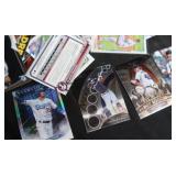 BIG LOT OF BASEBALL TRADING CARDS