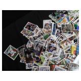 BIG LOT OF BASEBALL TRADING CARDS