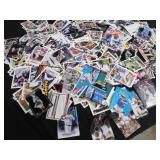 BIG LOT OF BASEBALL TRADING CARDS